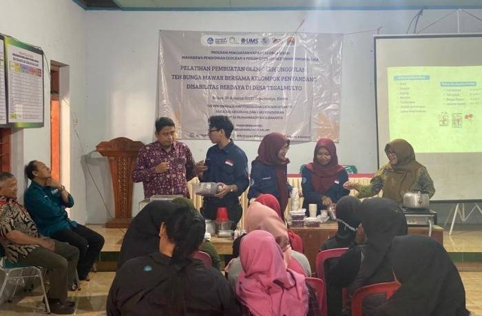 0309 - PPK Ormawa UMS - pelatihan pembuatan teh mawar