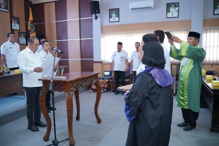 2909 - pelantikan Bupati Karanganyar Juliyatmono