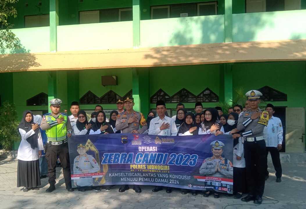 Police Goes To school