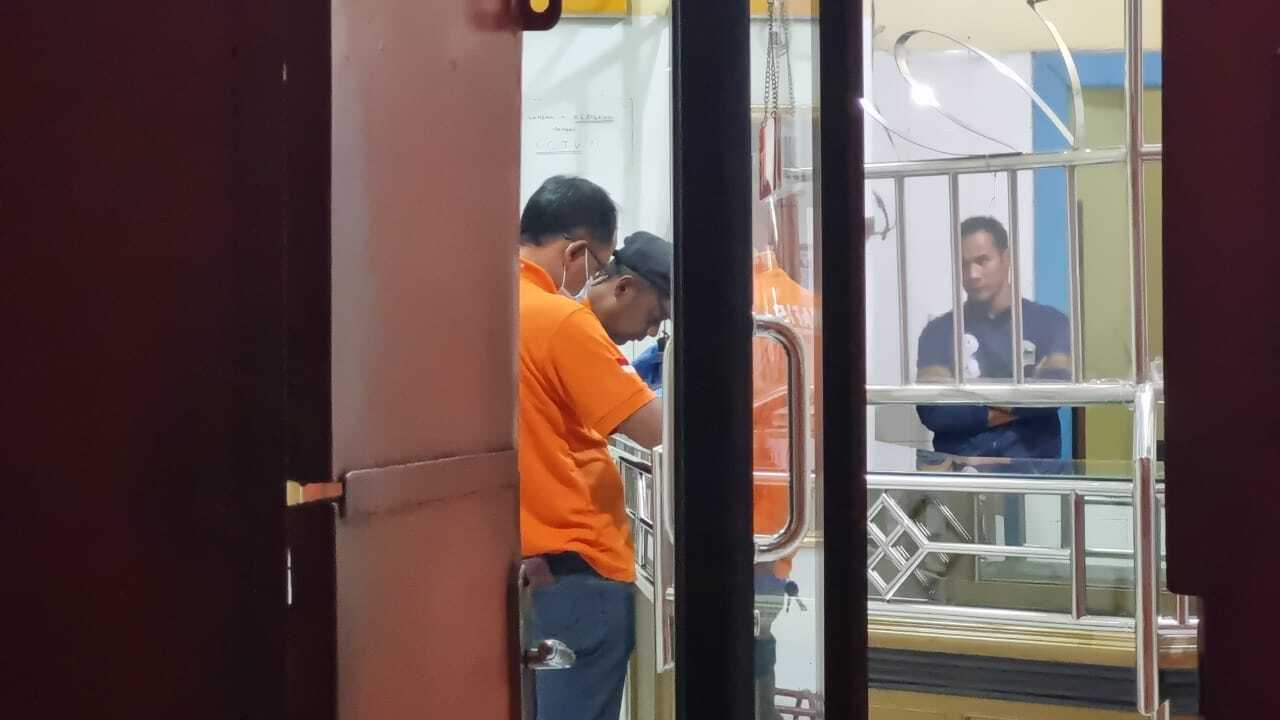 satpam ditusuk perampok