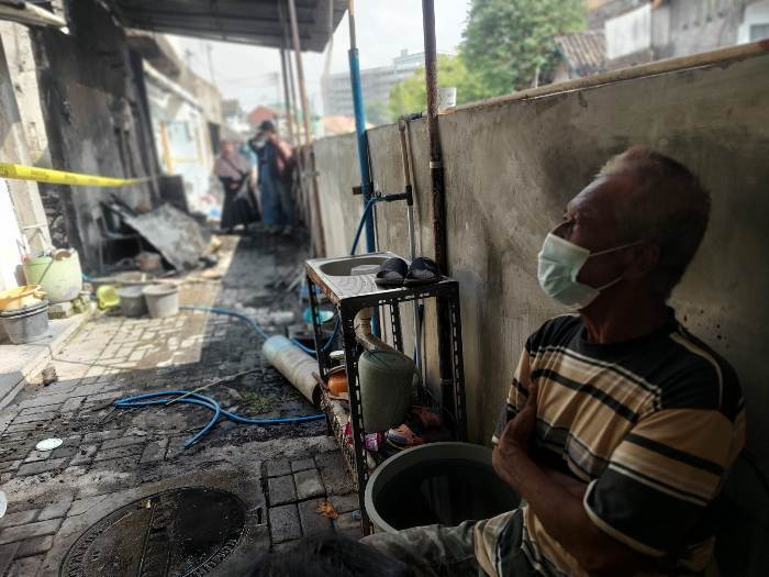 0410 - ikut terbakar