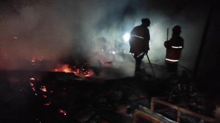 1810 - rumah terbakar