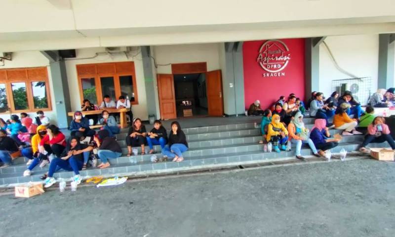 Pasar Hewan Nglangon Sragen Bakal Dibongkar Pemerintah, Penghuni Kios Geruduk Kantor DPRD Sragen 2