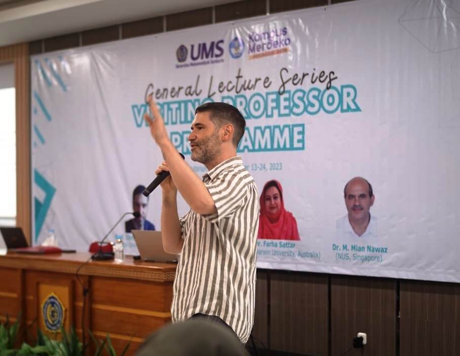 kuliah umum profesor ums