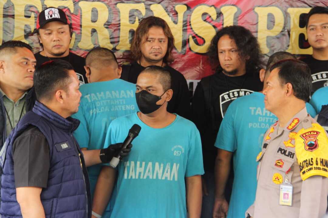 Debt collector Debt collector