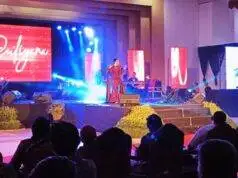 Suliyana penyanyi asal Banyuwangi Jawa Timur sukses hibur warga Sragen dalam rangka undian hadiah PT BPR Bank Djoko Tingkir di Gedung Sasana Manggala Sukowati (SMS), Selasa (19/12/2023) Malam || Foto Huri Yanto