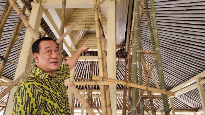 0301 - Eddy Wirabumi Atap Sasana Mulya Keraton Surakarta