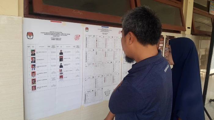 1402 - coblosan di kampung Jokowi