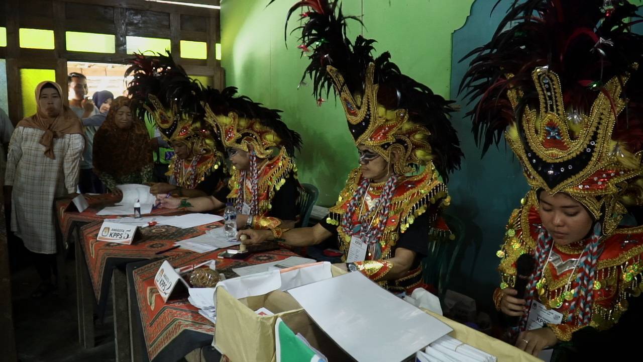 KPPS Kostum Tari Topeng Ireng