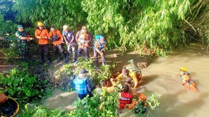 pemotor-terseret-arus-di-sragen