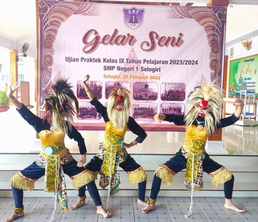 Pentas seni Pentas seni