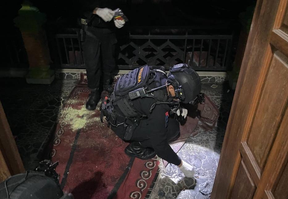 Ledakan mercon Ledakan mercon