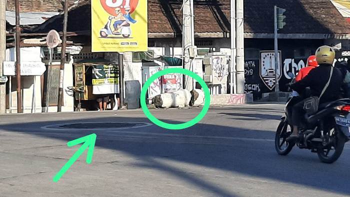 0605 - tugu lilin pajang Tugu Lilin Pajang