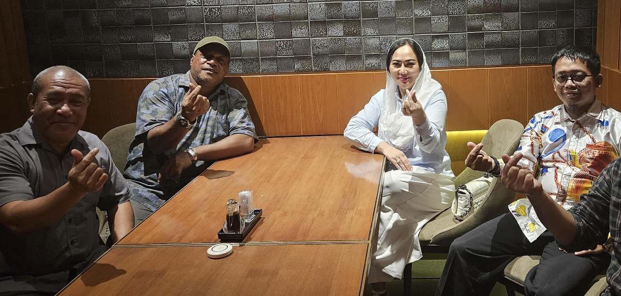 Jack Komboy , diah warih