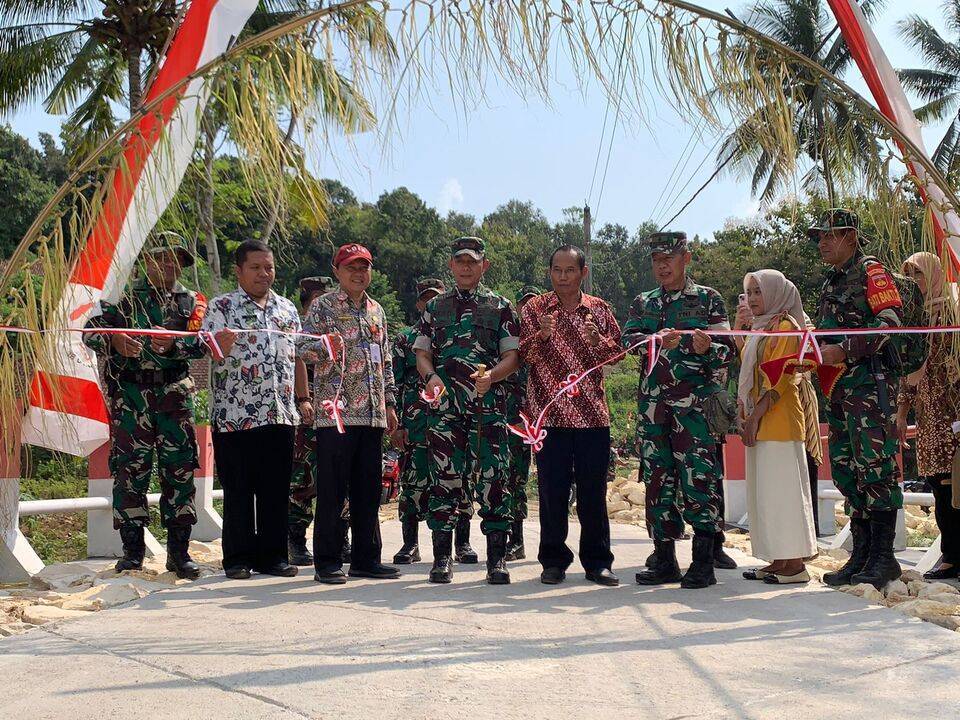 Jalan tembus Jalan tembus