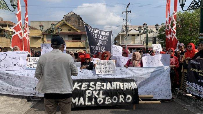 unjuk rasa pedagang Teras Malioboro 2