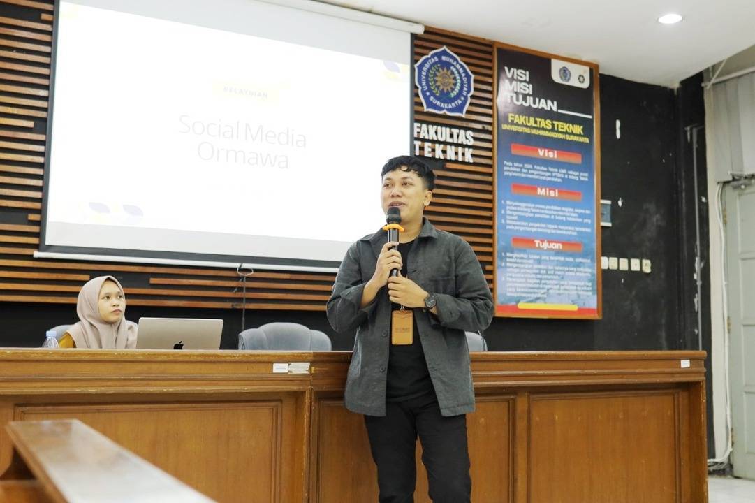 Pelatihan Pengelolaan Media Sosial