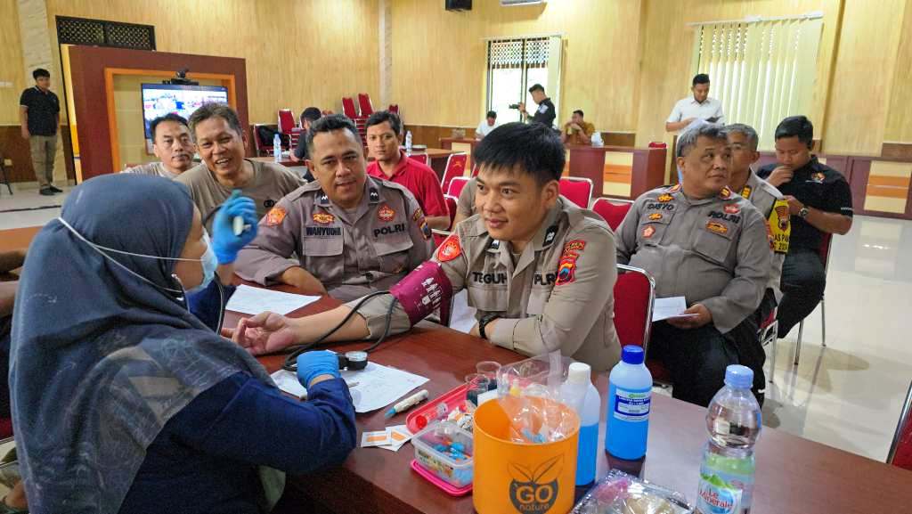 HUT Humas Polri ke-73, Polres Sragen Gelar Donor Darah Bersama Wartawan dan PMI, Targetkan 100 Kantong Darah