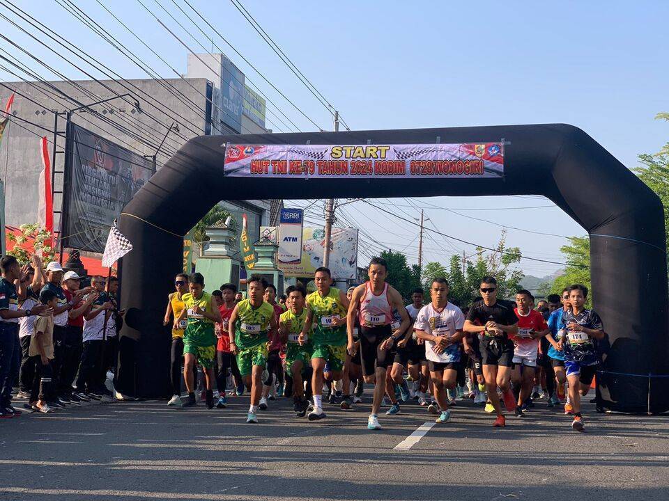 Lomba lari Lomba lari