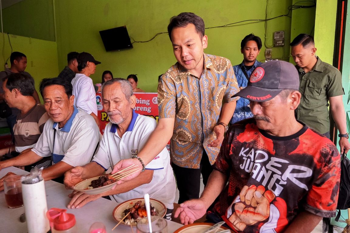 Nyate Kambing Bersama Warga Semanggi, Pedagang Sampaikan Usulan Usaha Simpan Pinjam Pada Respati