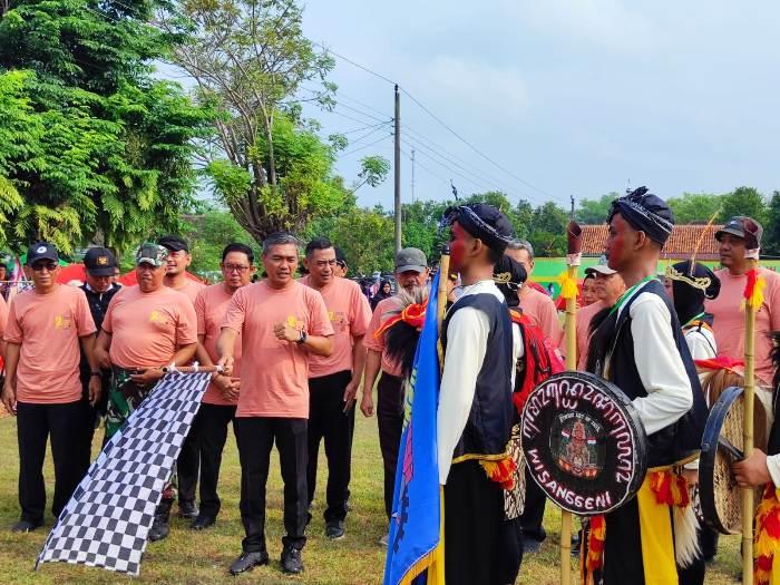 Pj. Bupati Karanganyar Lepas Ratusan Pramuka dalam Napak Tilas Pahlawan Joko Songo