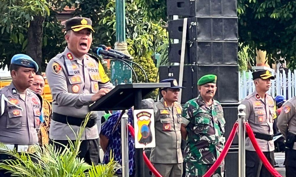 AKBP Petrus Paringotan Silalahi Pimpin Apel Pergeseran Pasukan Sebanyak 3.480 Personel Untuk Amankan Pilkada Sragen 2024