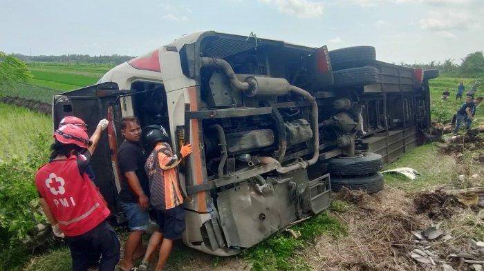 0901 - bus terguling