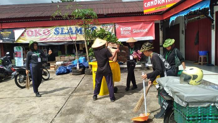 2701 - pasar Jatiroto1