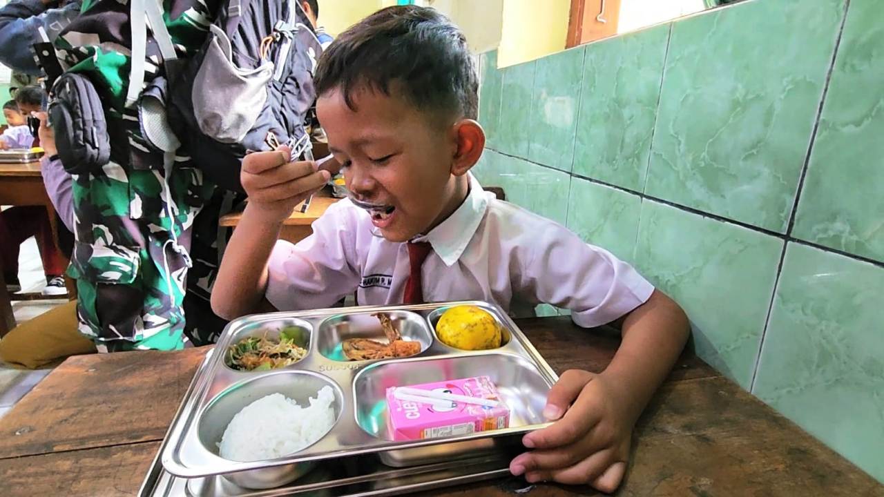 Makan Bergizi Di Solo Dimulai