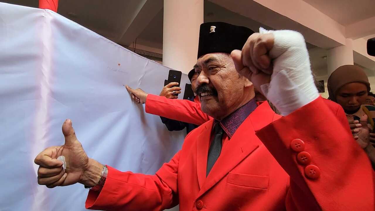 rudy cap jempol darah