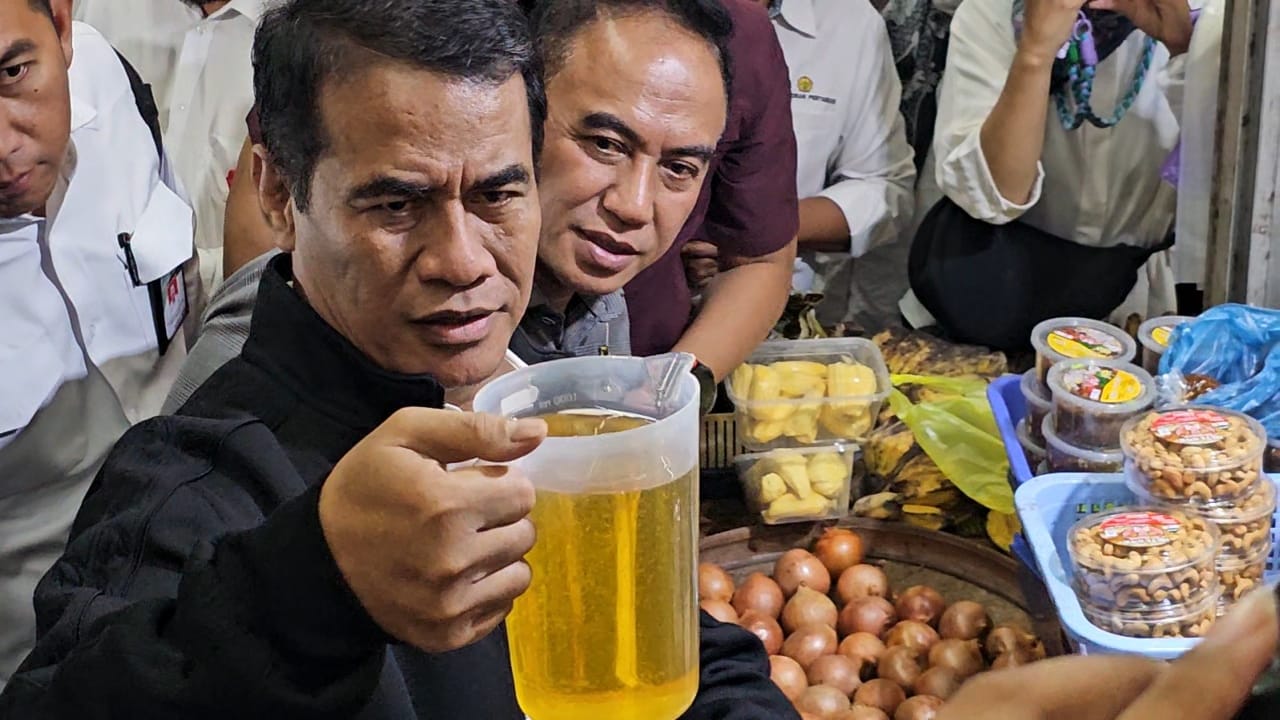 Sidak Minyakita di Solo: Mentan Temukan Kemasan 1 Liter Isinya Hanya 900 ML