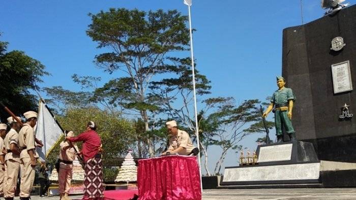 1305 - selomartani makna kata Martani dalam kata Selomartani