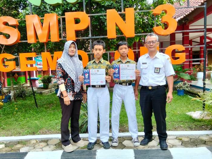 Dua Siswa SMPN 3 Gemolong Sabet Medali Emas di Kejuaraan Taekwondo Sragen