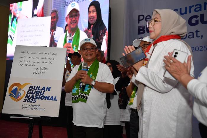 Kemendikdasmen Berkomitmen Naikkan Insentif dan Siapkan Beasiswa bagi Guru