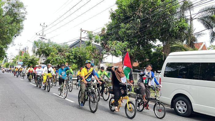 Rayakan Milad ke-113 di Solo, Ratusan Warga Muhammadiyah Ikuti GowesMu