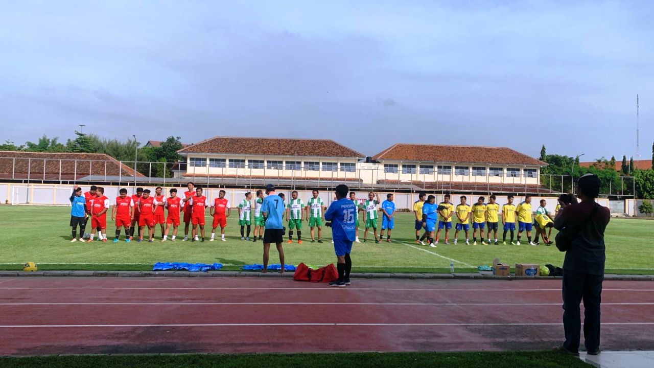 Perkuat Sinergi Pemuda Lewat Olahraga, HIPMI Solo Kirim Delegasi di Fun Football Karang Taruna Surakarta