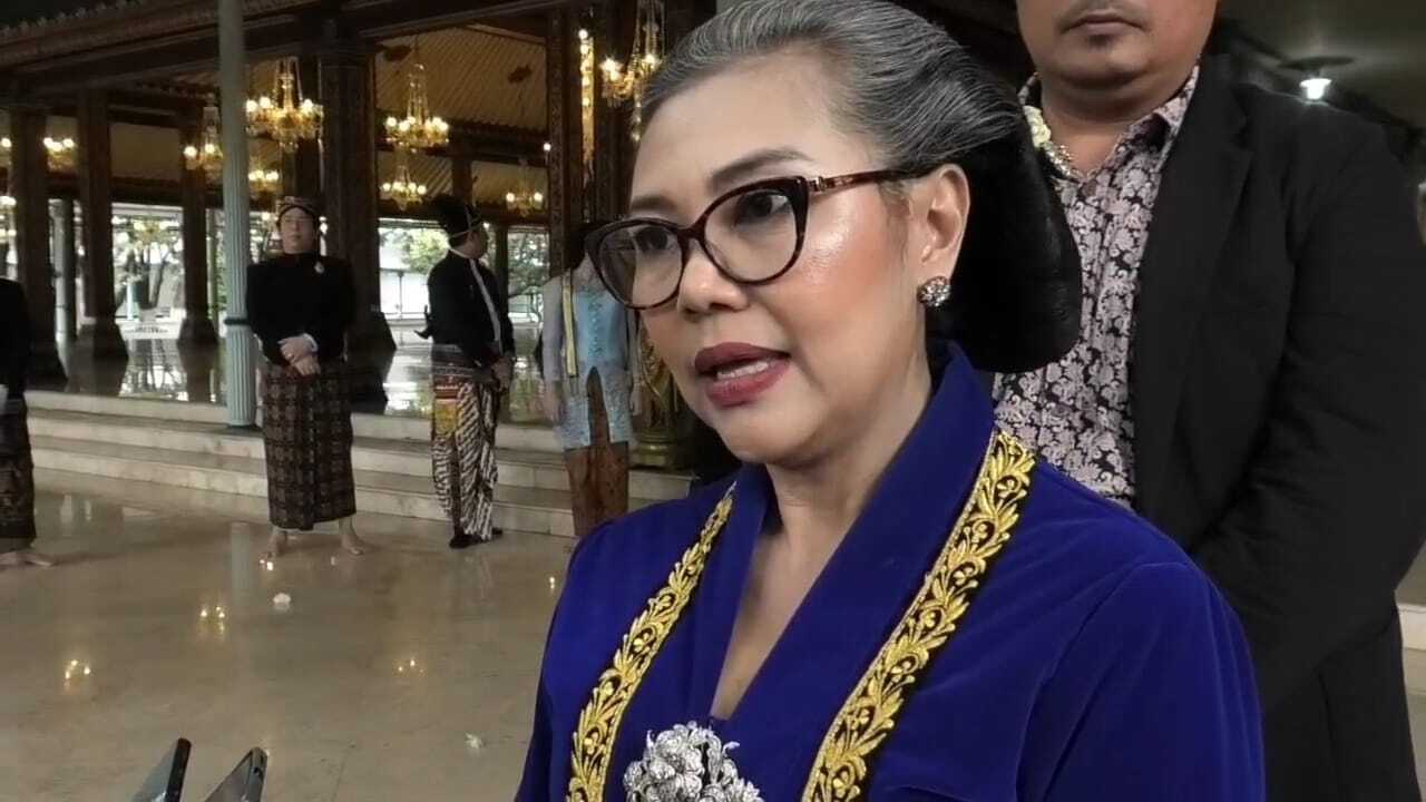 usti Kanjeng Ratu (GKR) Timoer Rumbay Dewayani