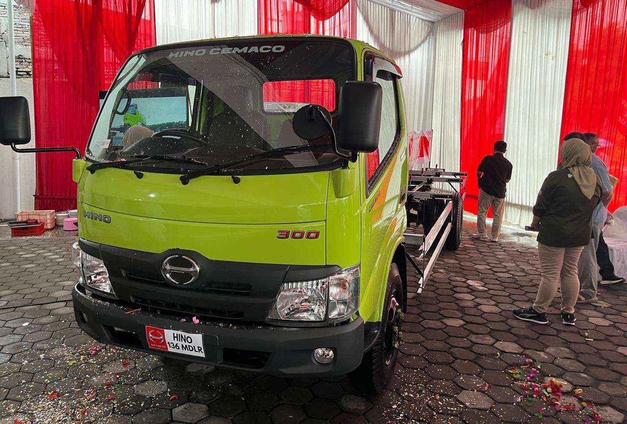 Hino 300 Resmi Mengaspal di Solo Raya