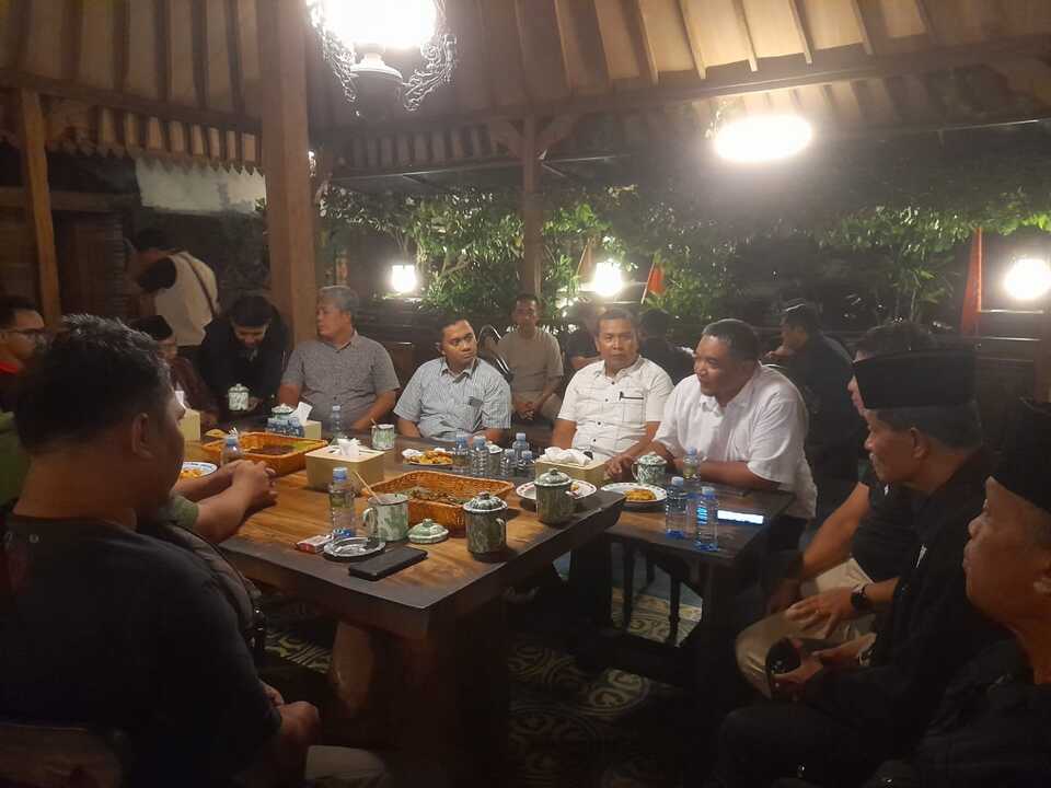 Angkringan Bareng Kapolres Wonogiri dan Pendekar Silat: 1 Suara Jaga Wonogiri Aman Sejuk Tanpa Keributan!