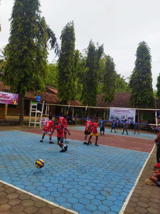Esperiji Cup 1 di HUT ke-31 SMPN 1 Paranggupito Bikin Heboh! 8 SD Bertarung Sengit Rebut Gelar Juara Voli Terbaik