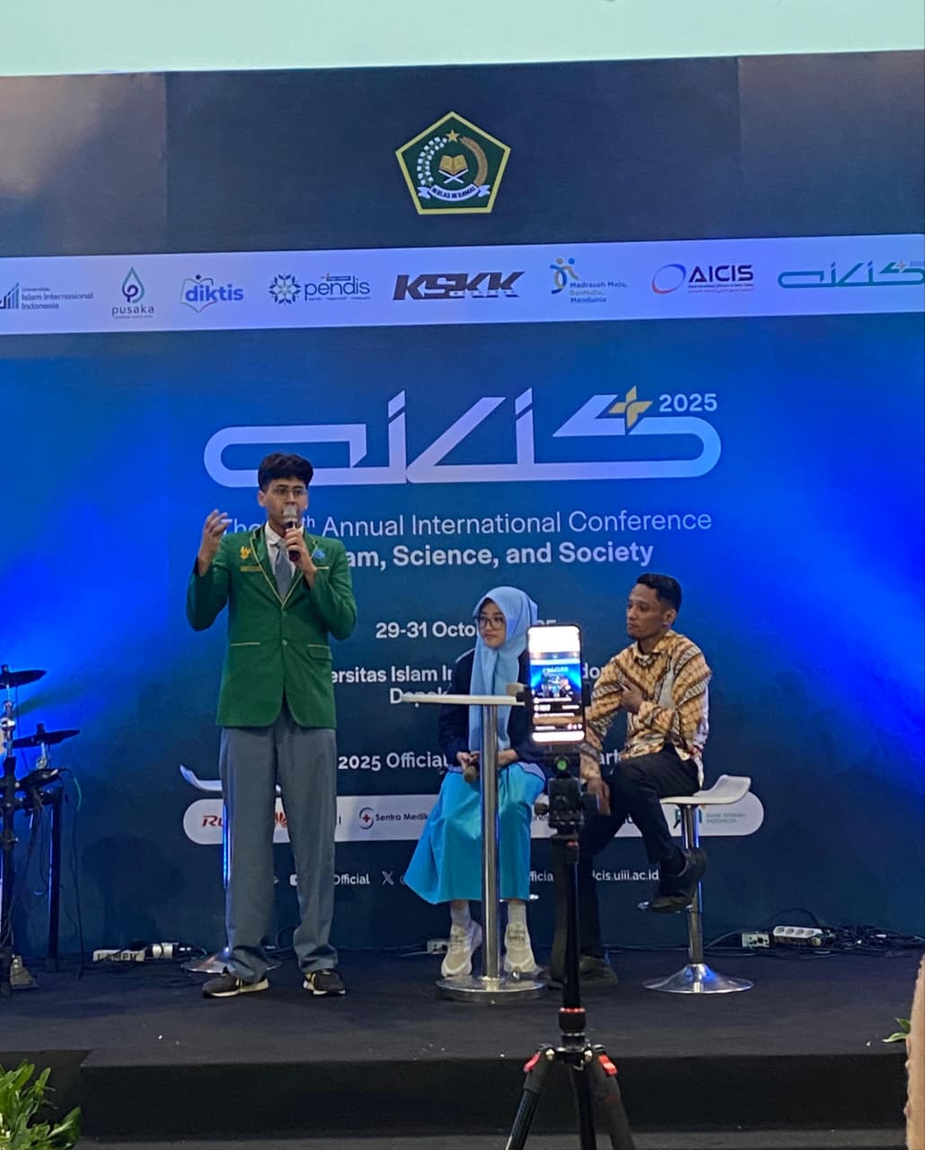 Siswa MAN Insan Cendikia Pekalongan Ikut Kampanyekan Lingkungan dalam AICIS 2025