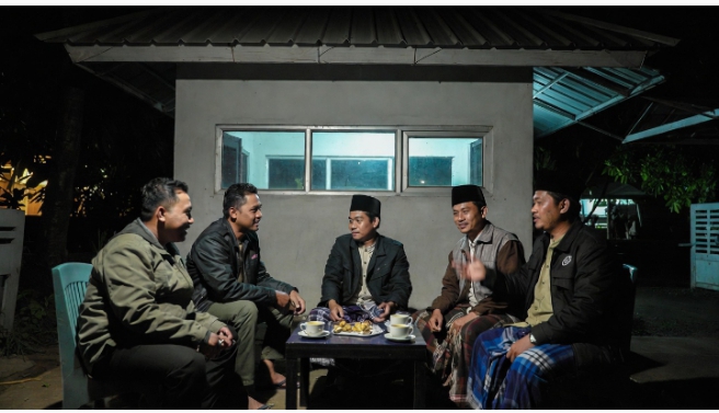 Ini Daftar Ucapan Selamat Tahun Baru 2026 Lucu Khas Jokes Bapak-Bapak, Auto Bikin Grup WA Heboh