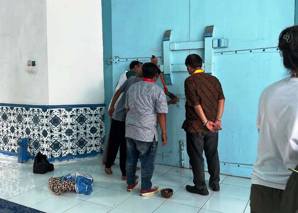 Konflik Tak Kunjung Usai, Kubu PB XIV Purboyo Ganti 10 Gembok Pintu Utama Keraton Solo