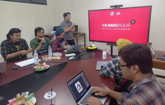 0901 - ISI surakarta