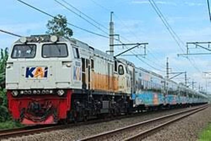 Banjir Lumpuhkan Jalur Rel, 38 Perjalanan Kereta Api Dibatalkan KAI