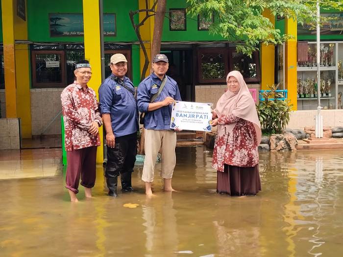 Respon Cepat Banjir Jateng, JSIT Salurkan Bantuan untuk Guru dan Sekolah