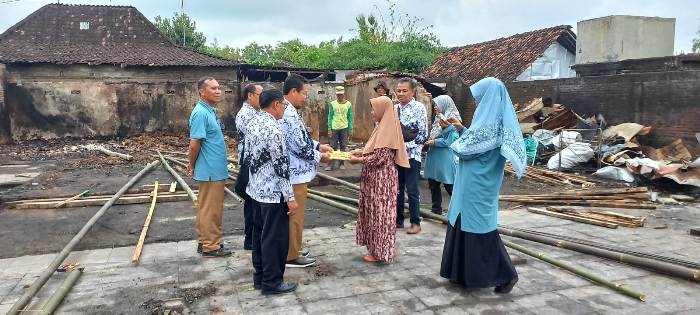 2701 - PGRI - serahkan