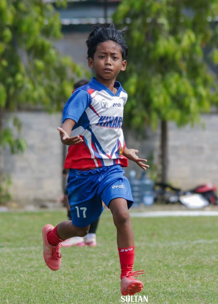 Bantarangin Jadi Saksi! Devano Paksi Jaladara Siswa SDN 6 Wonogiri Antar New Persik’s Jadi Juara