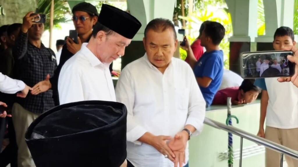 Untung Wiyono dan jokowi