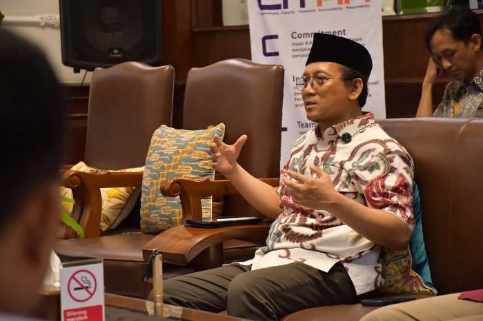 Ruang Digital Perlu Identitas Jelas, Gus Hilmy Minta Komdigi Atur Akun Medsos Lebih Ketat